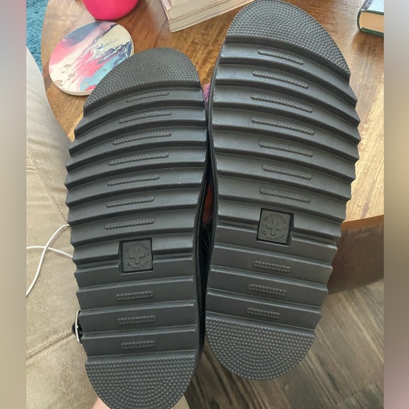 NWOT Doc Martens Voss II Fluffy Faux Fur Strap Sandals - Picture 5 of 8